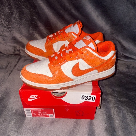 Nike Dunk Low Cracked Orange Women’s Sneakers Size 7.5M/9W FN7773-001 - Picture 1 of 7
